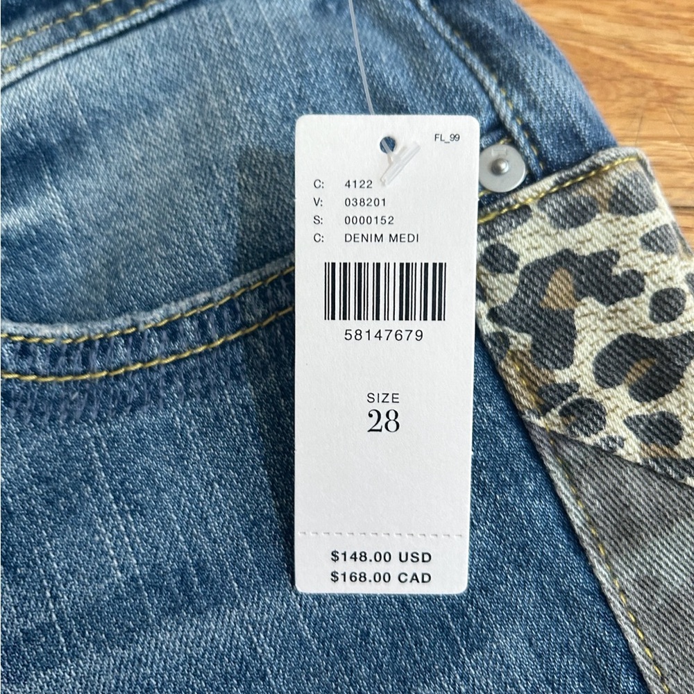 NWT Pilcro Anthropologie Crop Boyfriend Jeans with Leopard Side Stripe. Size 28